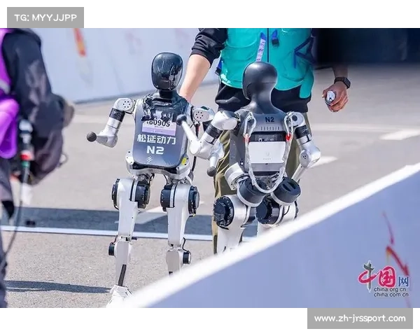 亦庄半程马拉松首次人形机器人与人类同场竞速